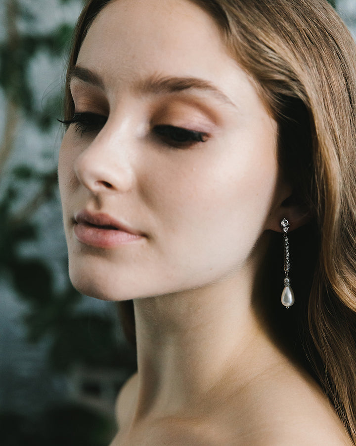Eloise Dangle Earrings