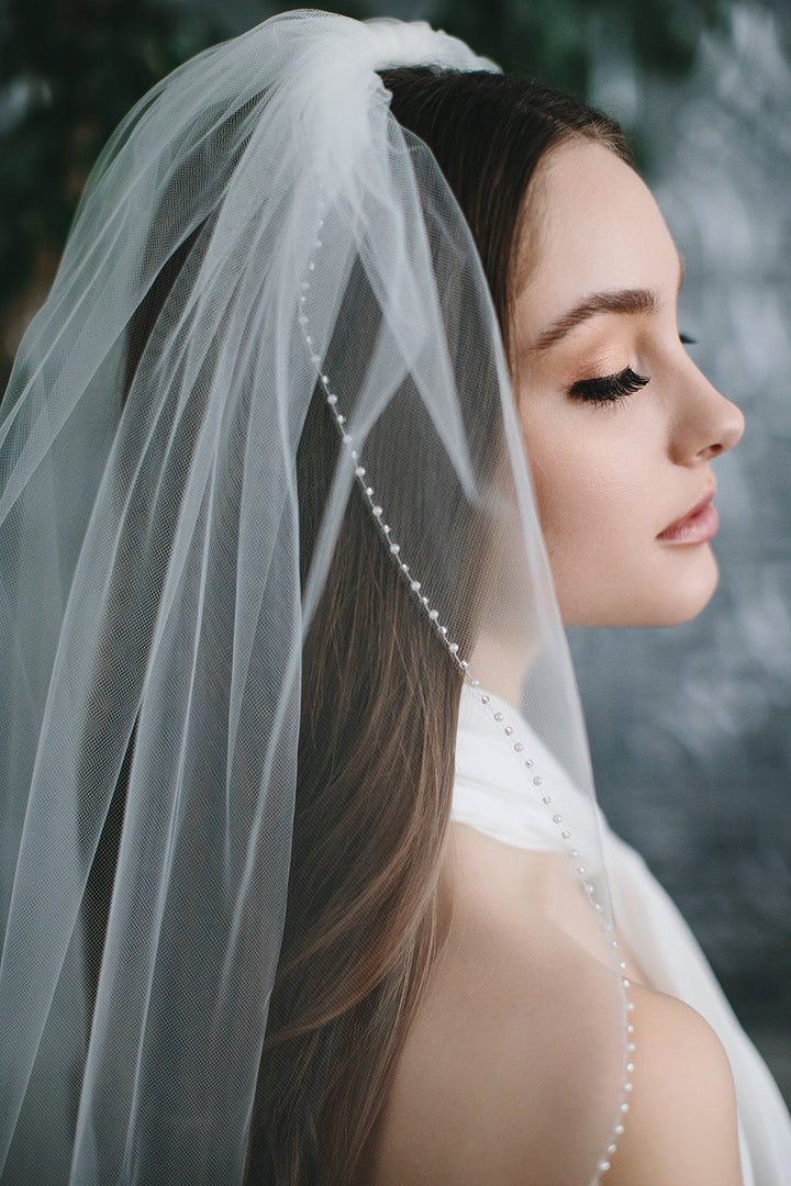 Simple Pearl Edge Veil