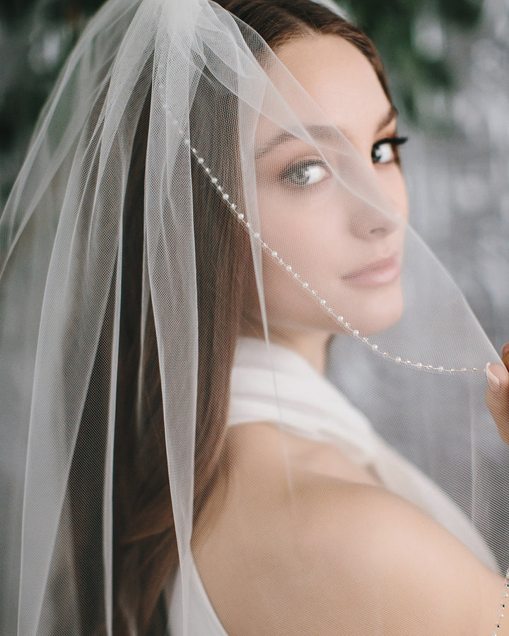 Simple Pearl Edge Veil