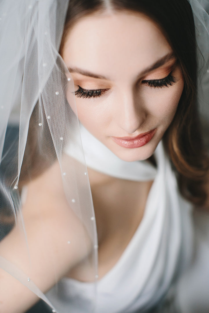 Marcela Scattered Pearl Veil