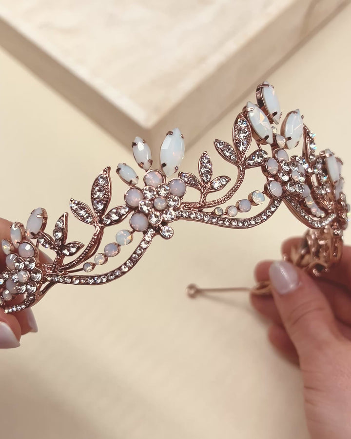 Jolie Crown