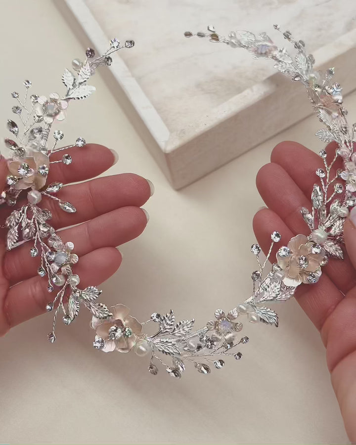 Della Floral & Pearl Hair Vine