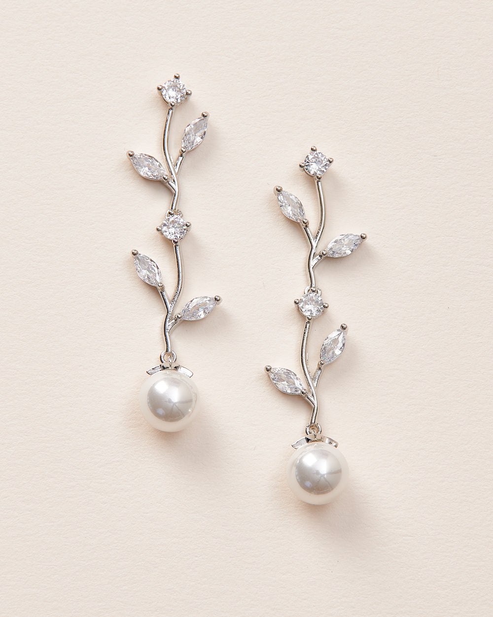 Hesroicy Elegant Faux Pearls Long Earrings Pearls String Linear Dangle  Wedding Party Gift 