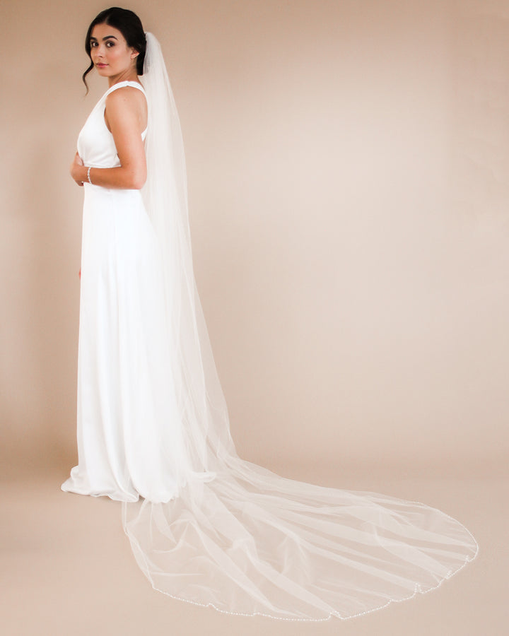 Simple Pearl Edge Veil