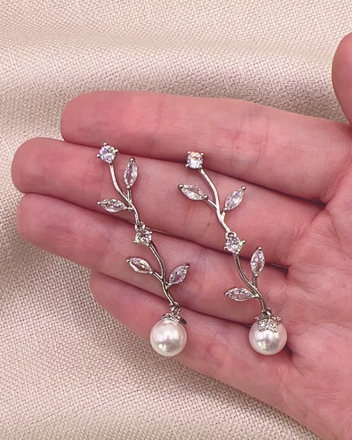 Pearl Floral Earrings