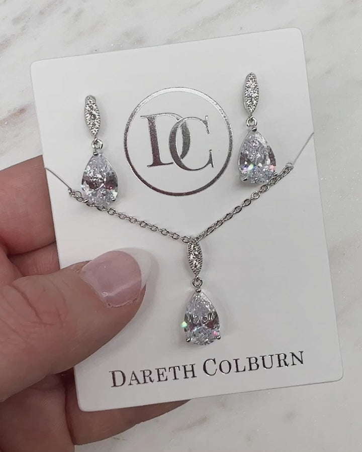 Callie Pendant Set