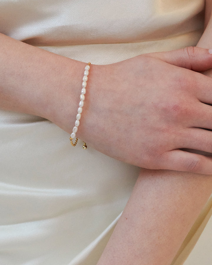 Minimalist Pearl Bracelet