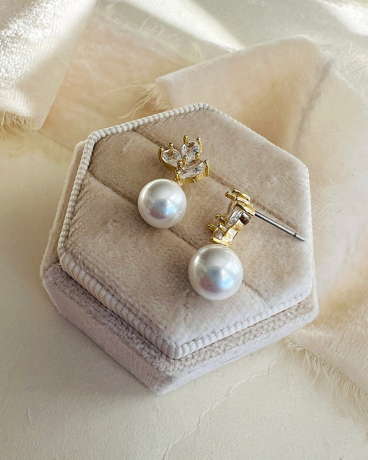 Gold Pearl Stud Earring