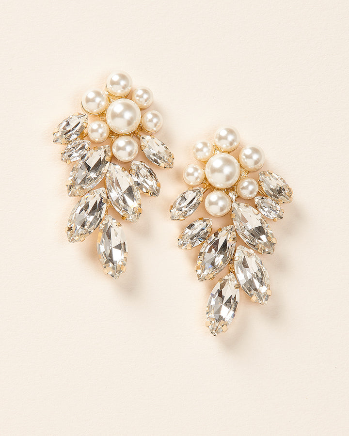 Gold pearl rhinestone flower design earrings