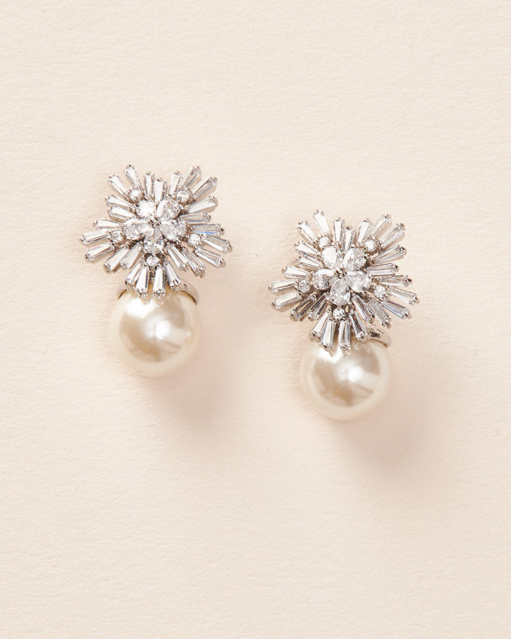 Stud Earrings Pearls