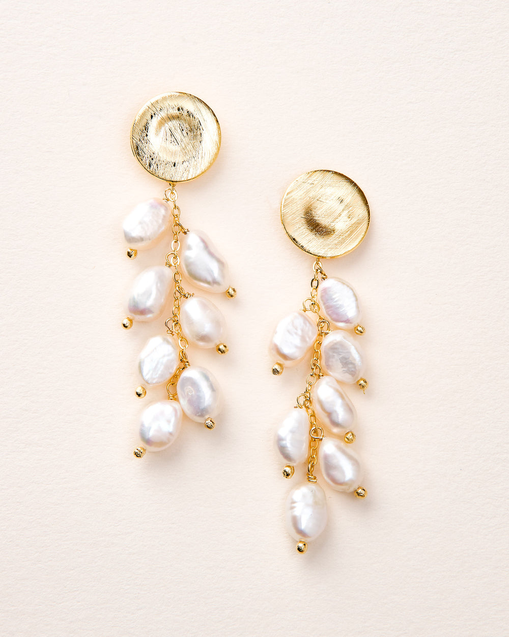 Gold and pearl dangle earrings 