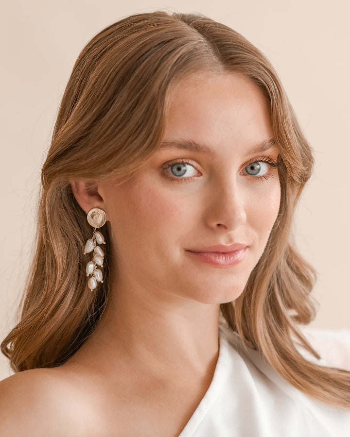 Gold and freshwater pearl dangle earrings 