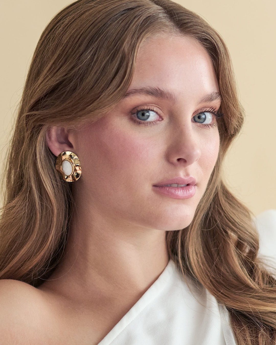 Gold Earrings with White Quartz 
