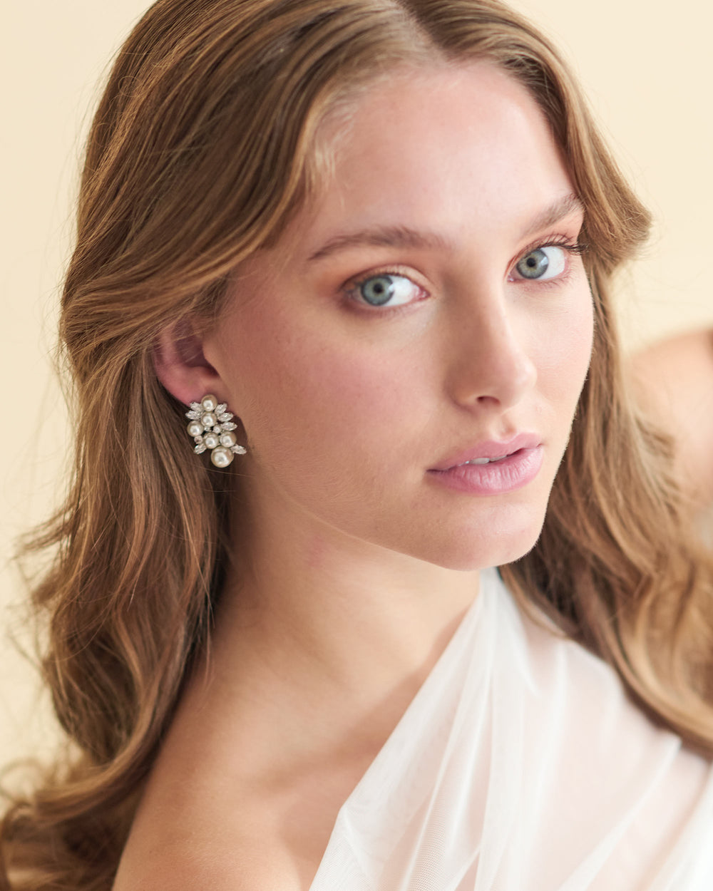 Annalise earrings with simulated diamonds and pearls 