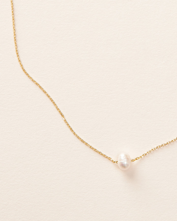 Minimalist Pearl Necklace