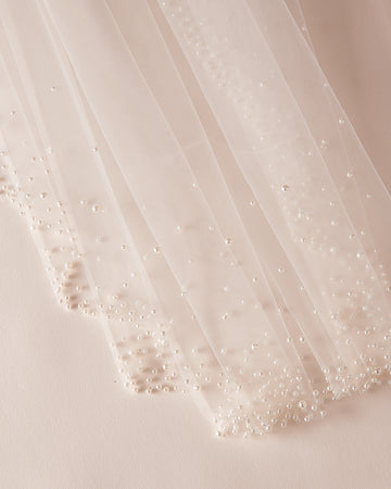Scattered Pearl Veil