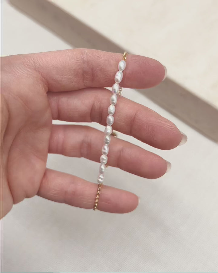 Minimalist Pearl Bracelet