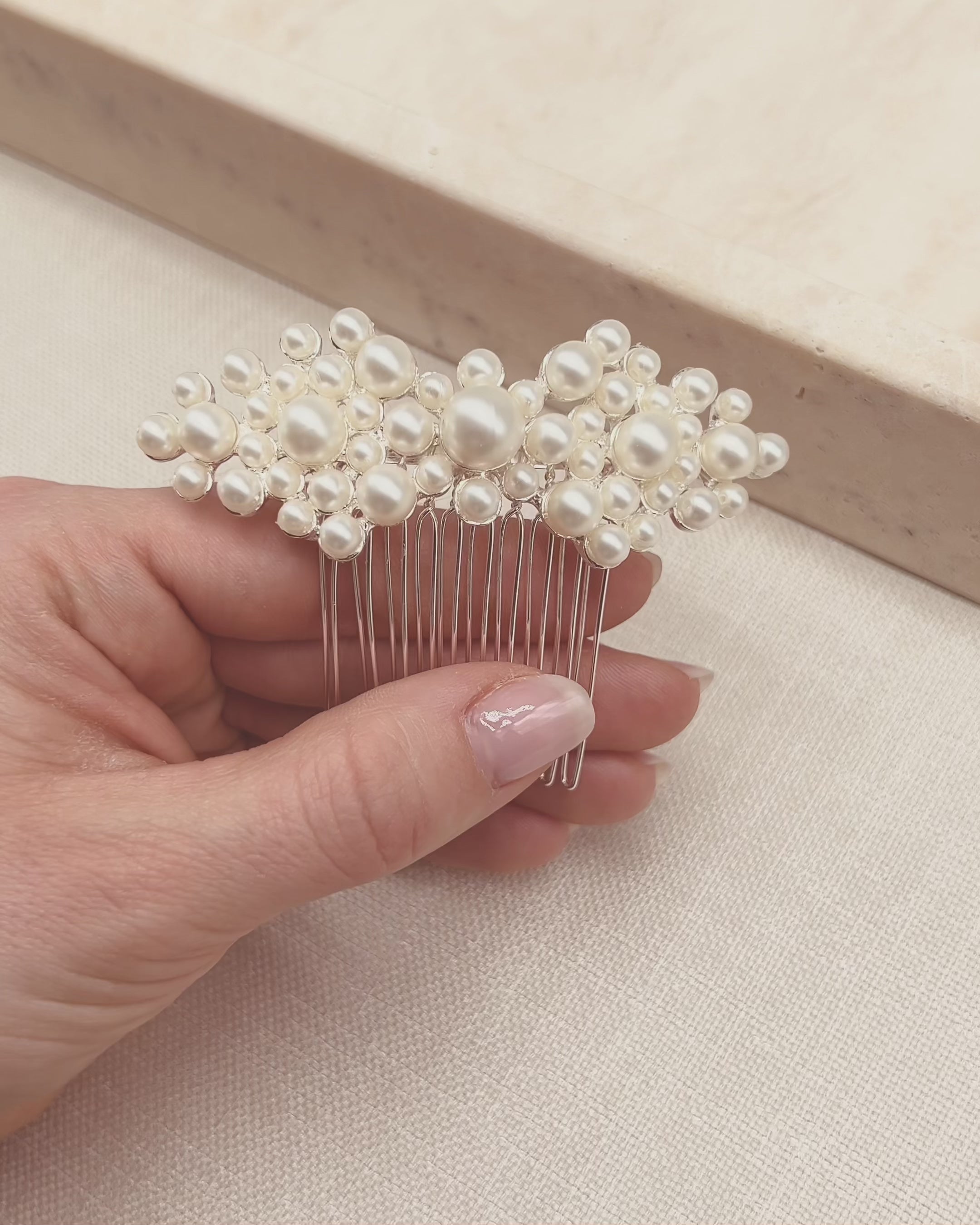 Pearl Bow Comb