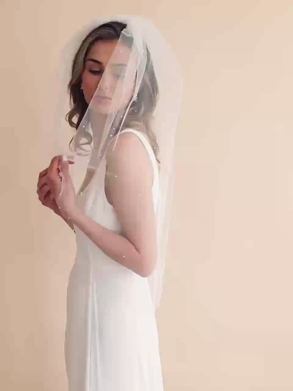 Cascading Pearl Veil, Scattered Pearls Concentrated at the Top of Veil,  Elegant Ombre Cathedral Bridal Veil, Cascade Fingertips Pearl Veil 