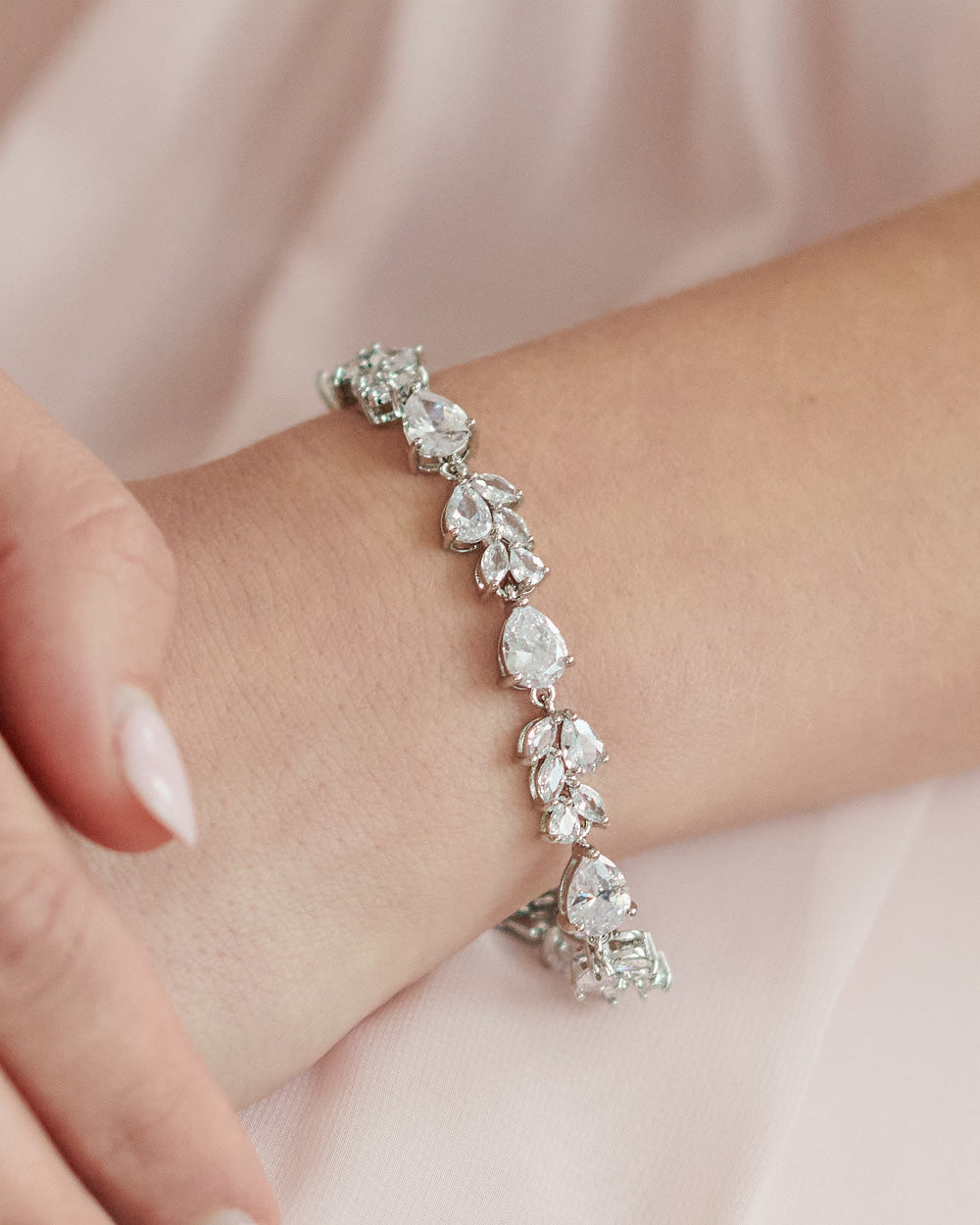GIOIELLO DA OMBELICO CON ZIRCONIA BIANCA GIOIELLO DA OMBELICO CON ZIRCONIA BIANCA
