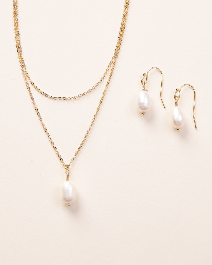 Minimalist Pearl Jewelry Set 