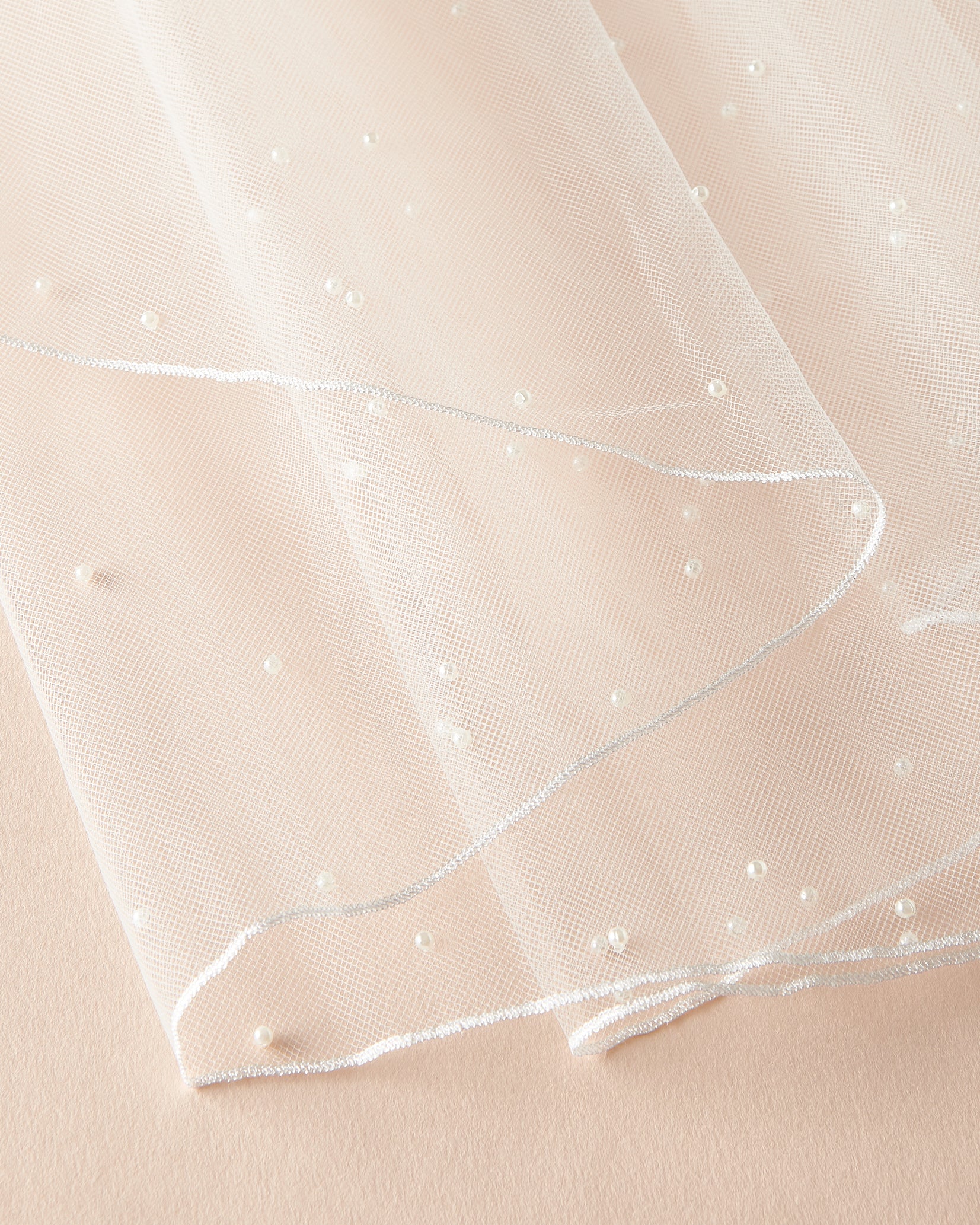 Scattered Pearl Veil
